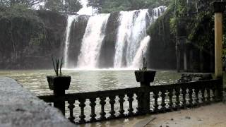 preview picture of video 'Waterfall at Paronella Park, Queensland, Australia'