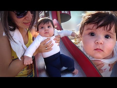 PRIMEIRA VEZ NO ESCORREGADOR!! Daily Vlog em Familia no Parquinho - Playground para Crianças