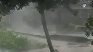 Download lagu Hujan angin ribut halilintar !! sangat mengerikan mp3