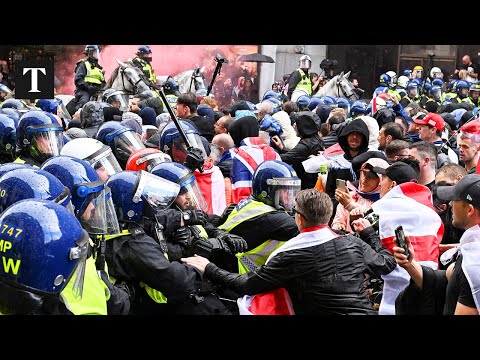 Police Clash with "Free Speech" Protesters During Tommy Robinson Rally in London