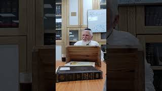 הרב יהודה שלוש שליט"א | הגירוש מגוש קטיף בצל מלחמת חרבות ברזל (הרב יהודה שלוש) - התמונה מוצגת ישירות מתוך אתר האינטרנט יוטיוב. זכויות היוצרים בתמונה שייכות ליוצרה. קישור קרדיט למקור התוכן נמצא בתוך דף הסרטון