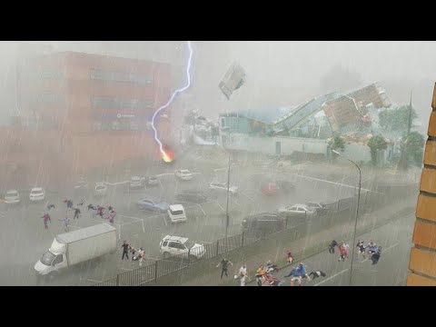 Canada in the Eye of the Storm! Nova Scotia Hit by Hurricane Lee's Storm Surge and Mighty Winds