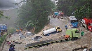 Download lagu The Weather Suddenly Worsens! A Truck Gets Stuck on a Bend, and It's Incredibly Difficult to Make... mp3