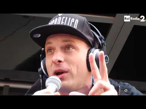 Clementino “Yes, I know my way”: l’omaggio a Pino Daniele