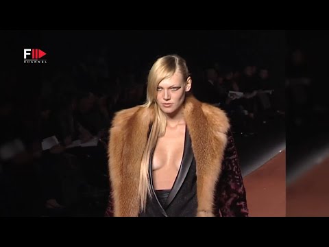 Vintage in Pills DOUGLAS HANNANT Spring 2001 - Fashion Channel