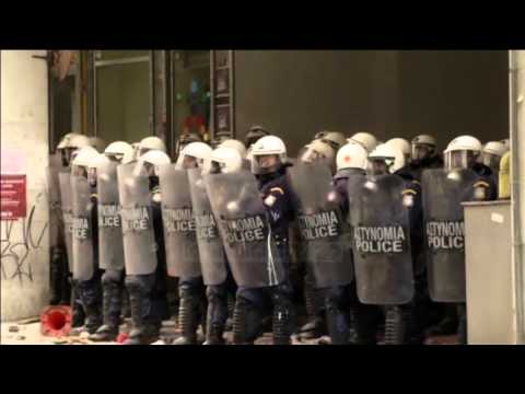 Fillon protesta masive e bujqve në Athinë, tension me policinë - Top Channel Albania - News - Lajme