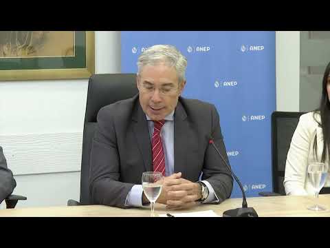 Imágenes de firma de convenio de ANEP en cooperación con MGAP