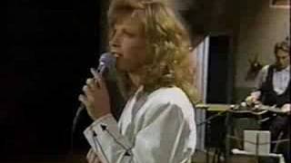 Patty Loveless - I&#39;m That Kind of Girl (LIVE 1991)