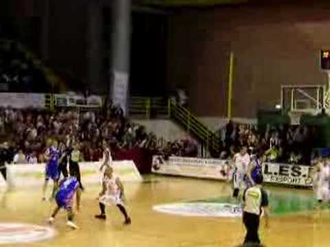 Volcic domina la difesa casertana