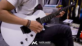 Video thumbnail for Kramer Assault 220 in White : A Single Cutaway Shred Machine by Nafiri Music Jakarta