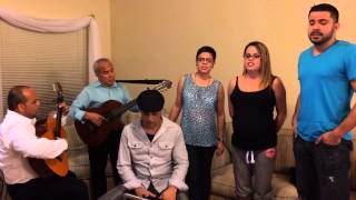 Familia Rodríguez cantando La Borinqueña