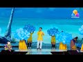 ബെവനെ സ്നേഹാലിംഗനങ്ങളോടെ ചേർത്തണച്�