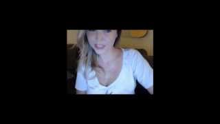 Nikki blonde is playing on webcam