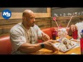 What Bodybuilders Eat at Restaurants | Juan Morel's Cheesy Bacon Burger at Burgerology