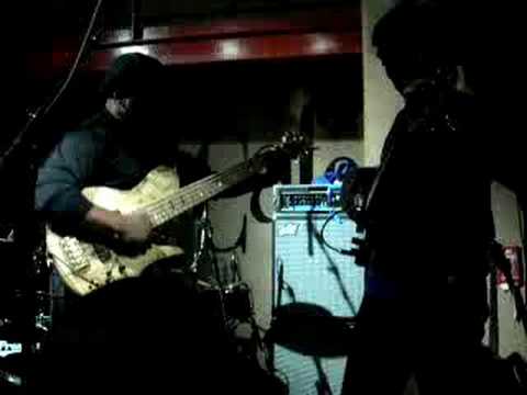 Bass Battle - Victor Wooten vs Anthony Flex Wellington