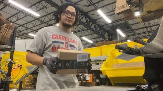 Amazon jobs packing department night shift🙂😮this is how we do pack items in amazon📦🚚