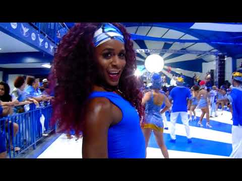 Passsistas da Portela no primeiro ensaio para o Carnaval 2022