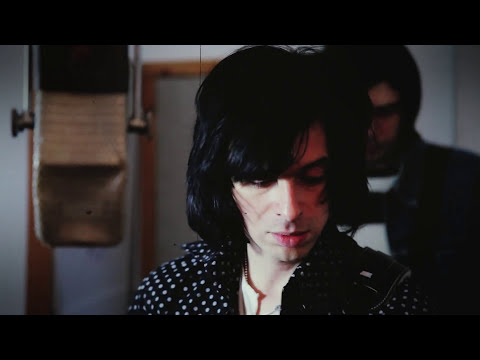Little Barrie - Tip it Over (Official Video)