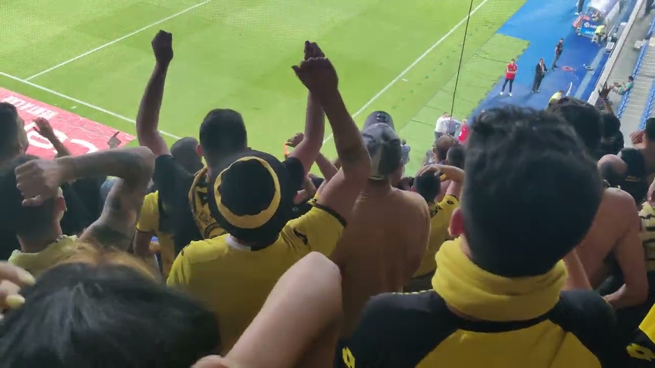 אוהדי נתניה - 7 דקות של שכרון חושים באיסטנבול(כולל השער של גיל יצחק במבט מהיציע)