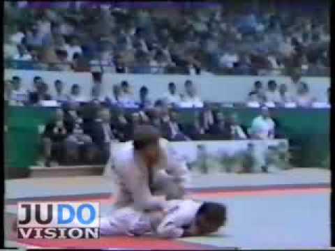 JUDO 1983 European Championships: Andrzej Sadej (POL) - Mircea Fratica (ROU)