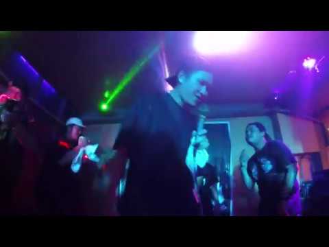 WAKIN X GORDOMELLOW X ??? - DOET 4400 (LIVE @ NAGA CITY)