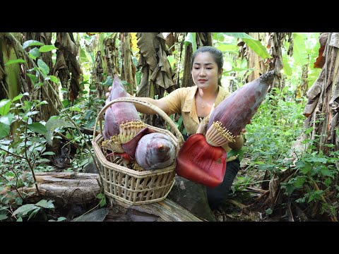 Giant banana flower is good for my recipes / Roasted chicken and banana flower soup cooking