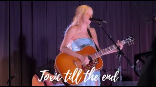 Download lagu Rosé – Toxic Till The End | Live at the GRAMMY Museum (Full Performance) mp3