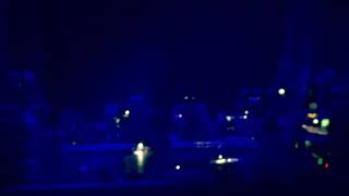 Hangin On (Live) - Chris Young