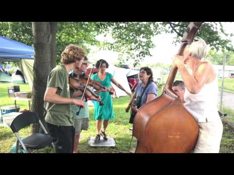 Fiddler a Dram - Miss Moonshine Buckdancing with Ben Wetherbee , Buzz & Friends - Mt Airy 2017