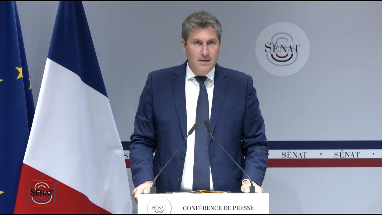 Mathieu DARNAUD présente à la presse les conclusions de la mission sur l’avenir de la commune