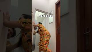 Download lagu NGAJAK MANDI BARENG ISTRI GEMOY #suamiistri mp3