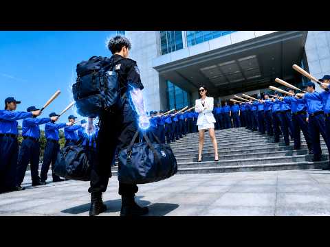Xuống Núi Làm Vệ Sĩ Bị Khinh Rẻ, Không Ngờ Anh Là Cao Thủ Võ Thần Khiến Cả Thế Giới Ngầm Khiếp Sợ