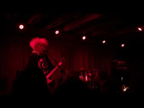 Videoclip de I Want to Tell You — Melvins