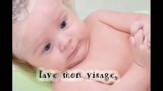 Le savon lave mon visage