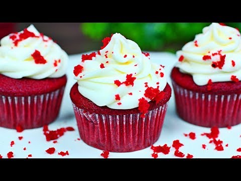 SUPER MOIST RED VELVET CUPCAKES - How to make the best red velvet cupcakes recipe