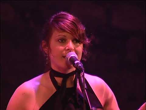 Nouvelle vague  Paris cafe de la danse 2005