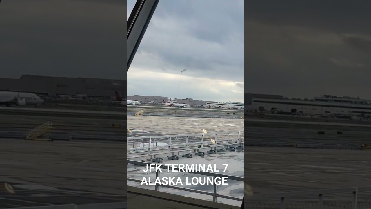 Alaska Airlines Alaska Lounge thumbnail