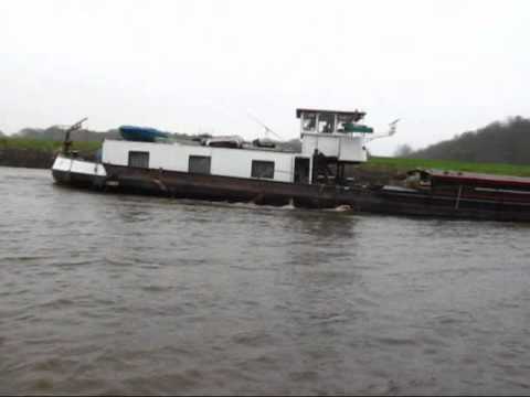 Vorbeifahrt Binnenschiff Leopard - GMS - 04021380 zu Berg auf der Hunte Autobahnbrücke A29