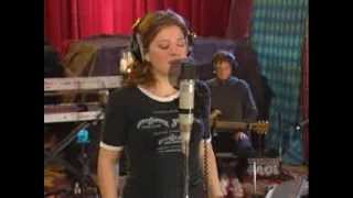 Kelly Clarkson - Low - AOL Sessions 2003