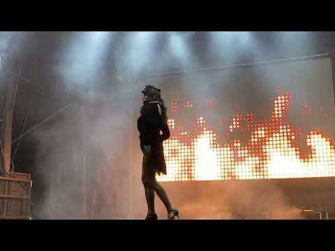 Farrah Nuff - Burlesque