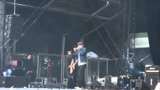 Street Dogs - Two angry kids - Hellfest 2012.MPG