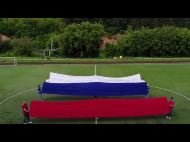 Кукмарада Россия көне уңаеннан гадәти булмаган флешмоб узды