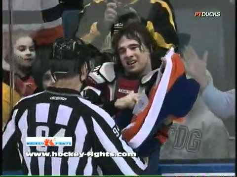 Corey Perry VS P.A. Parenteau-12-16-10