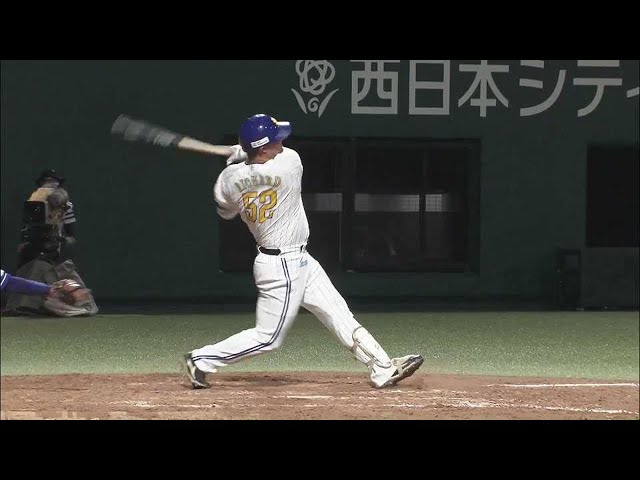 【ファーム】4試合連発!! ホークス・リチャード ダメ押しとなる3ランホームランのスイング!! 2022年8月10日 福岡ソフトバンクホークス 対 中日ドラゴンズ