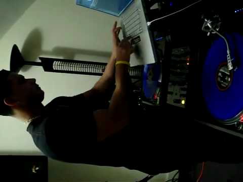 DJ PAULY DELVECCHIO IN THE MIX