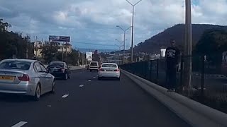 preview picture of video 'Driving in Mauritius: 1. Moron crossing the motorway at Pailles'