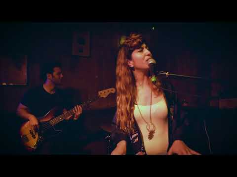 Toffee Toes - What do I do (Live from Radio EPGB)