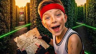 Oliver and Lucas SURVIVE in the Maze 🧩 Maze Escape!