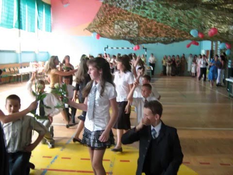 Polonez klas szóstych w wykonaniu hczniów SP Henryków 2007 rocznik 1994