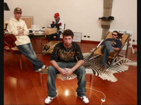 Two Fingerz - In centro